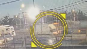 Conductor de camión chocó varios vehículos para huir de encerrona