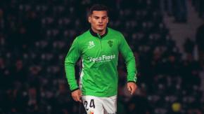 Se generó varias oportunidades: Así fue el primer partido de titular de Cepeda en la igualdad del Elche ante Osasuna