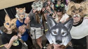 Fenómeno 'Therian' gana visibilidad en Chile: especialista indica a padres cuándo deben estar atentos