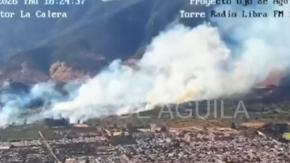 Región de Valparaíso: Conaf combate incendio forestal en La Calera