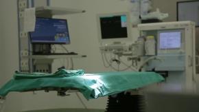 Para bajar listas de espera: El criterio con que seleccionan a pacientes para hacerles cirugías gratuitas