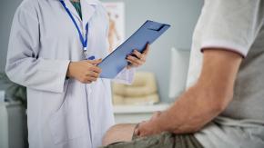 El más frecuente en menores de 40 años: el simple ejercicio que puede ser clave en la detección del cáncer testicular