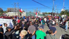 Por demora en entrega de ayudas: Vecinos de Penco protestan a un mes de los incendios forestales