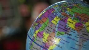 ¿Hasta $27 por litro?: Cuánto podría subir la bencina por el conflicto entre Estados Unidos e Irán