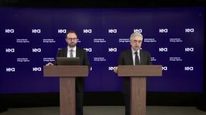 La AIE libera 400 millones de barriles de petróleo y G7 quiere mantener sanciones a Rusia