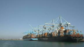 Trump suspende restricciones en transporte marítimo de petróleo