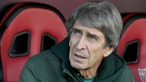 Atacan casa de Manuel Pellegrini durante el derbi Betis-Sevilla con su familia al interior: esto le rayaron en la vivienda