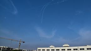 Se escuchan explosiones en Jerusalén y el ejército detectó misiles iraníes