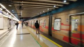 Metro sufrió corte de corriente en Línea 4 en plena hora punta: Revisa el estado de la red