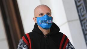 Rodrigo Rojas Vade fue encontrado herido, amarrado y rociado en bencina en la Ruta 78