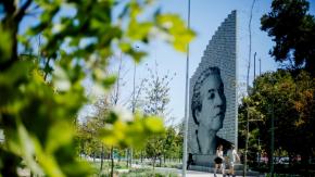 Ya está abierto a todo público: Dónde visitar el monumento a Gabriela Mistral en la Nueva Alameda