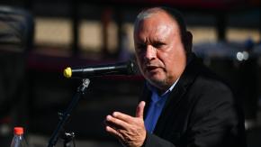 Gobernador Mundaca acusa ambigüedad y "presiones corporativas" tras freno al tren Valparaíso-Santiago