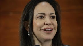 María Corina Machado pide ayuda para el retorno de venezolanos y expresa "emoción y envidia" por cambio de mando en Chile