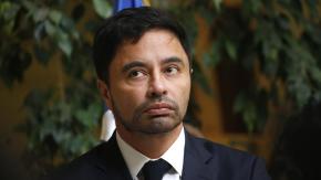 Senador Carter defiende modificaciones al Mepco: "En Chile nos acostumbramos a vivir del subsidio"