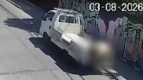 ¿Quién es y qué se sabe del conductor detenido por trasladar cadáver hallado frente a casa de alcaldesa de Quinta Normal?