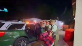 Iba ebrio, sin licencia y tenía orden de detención: delincuente genera accidente Peñalolén tras evadir control policial