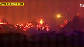 Suspenden clases en cuatro colegios de Puente Alto tras incendio en papelera