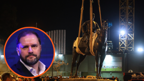 Alcalde Bellolio celebra regreso de Baquedano a Plaza Italia: "El plinto vacío era un monumento a la violencia"