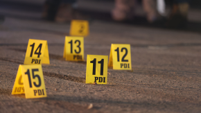 Detienen a dos sujetos tras balacera al interior de supermercado en Maipú