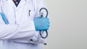 Alemania busca médicos y enfermeros chilenos por preocupante déficit de profesionales: revisa AQUÍ cómo postular