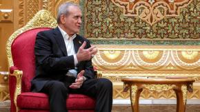 Presidente de Irán pide disculpas a países vecinos por las represalias