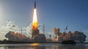 Los astronautas de Artemis II soportarán una temperatura de 3 000 °C durante la reentrada: ¿cómo sobrevivirán?