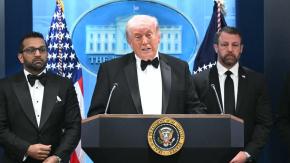 Trump confirma un oficial herido tras balacera en cena con periodistas: afirmó que atacante portaba "varias armas"