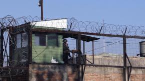 Gendarmería liberó por error a reo condenado por robo en Valparaíso: anuncian sumario y suspensión de funcionarios