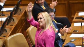 Pamela Jiles rechaza definirse como diputada de oposición: "No existe oposición, así que estaría muy sola" 