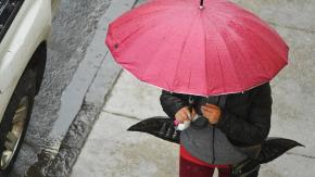 ¿Vuelve la lluvia a Santiago?: Sistema frontal avanza hacia zonas sur y centro-sur del país