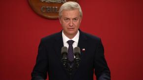 Presidente Kast firma dos proyectos de ley para mejorar seguridad en establecimientos educacionales: "Tenemos que actuar"