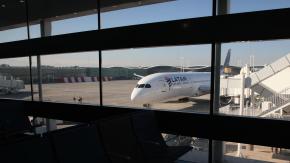 Reportan incidente entre dos aviones en aeropuerto de Santiago: pasajeros fueron desembarcados Reportan incidente entre dos aviones en aeropuerto de Santiago: pasajeros fueron desembarcados
