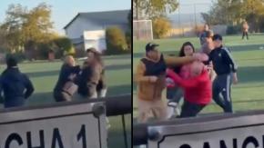 VIDEO | Patadas, empujones y caos: Violenta batalla campal en partido de fútbol amateur en Nueva Imperial