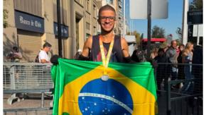 Deportista brasileño expone incómodo episodio en la Maratón de Santiago: "Mi tiempo no fue registrado"