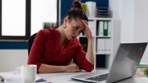 ¿Te levantas cansada? 9 de cada 10 mujeres presentan mayor déficit de vitamina D en el trabajo y estos son sus efectos en la vida diaria