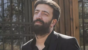 Muere famoso actor turco de teleseries: Estuvo 13 horas en intervención quirúrgica