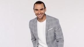 Actor Pablo Cerda detalla su actual vida tras años alejado de las teleseries: “Vengo de cuatro años de cambio de piel”