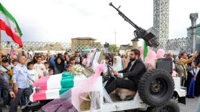Irán realiza bodas en público a parejas dispuestas al "sacrificio" en guerra contra EE.UU. e Israel