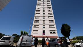 Conmoción en Francia: madre muere junto a tres de sus hijos tras lanzarse desde un piso 13