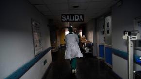 Destituyen a ginecóloga que tuvo que atender partos de urgencia mientras estaba con licencia médica