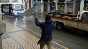 Emiten aviso meteorológico por rachas de viento de hasta 70 km/h: Estas son las seis regiones afectadas