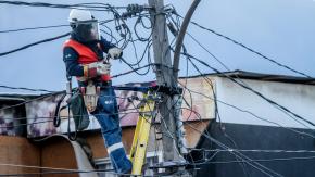 Enel anuncia corte programado de luz para este sábado 23 en ocho comunas de la RM