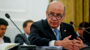 Ministro Quiroz dice que “el tema social no se toca”, pero que hay que “buscar eficiencia y hay muchos espacios para ello”