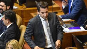 Oficina de diputado Javier Olivares asegura que atacante gritó "la izquierda siempre vive" antes de golpearlo