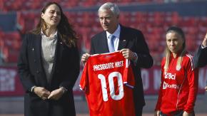 Kast promulga ley de SADP y abre una puerta a la U: “Démosle estadio a los clubes, es una política de Estado”