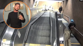 VIDEO | Hombre murió tras quedar atrapado en escalera mecánica del metro de Boston: "Nadie se detuvo a ayudarlo”