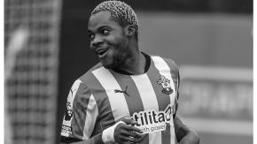 Salió de fiesta y se intoxicó: Impacto por muerte de excanterano de la Premier League