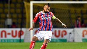 Arturo Vidal devuelve los últimos $15 millones a casa de cambio tras polémica por caso de robo