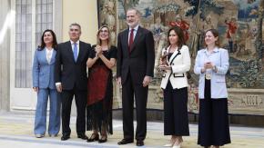 Rey Felipe VI de España entrega premio a familia Luksic por desarrollo del espacio empresarial iberoamericano