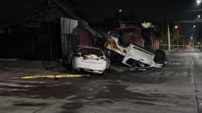 Autos chocaron y se incendiaron en La Florida: Huían de fiscalización